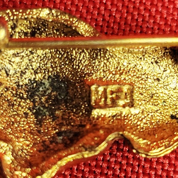 Gold Toned Crouching Tiger Brooch Pin Marked MF - Picture 5 of 11